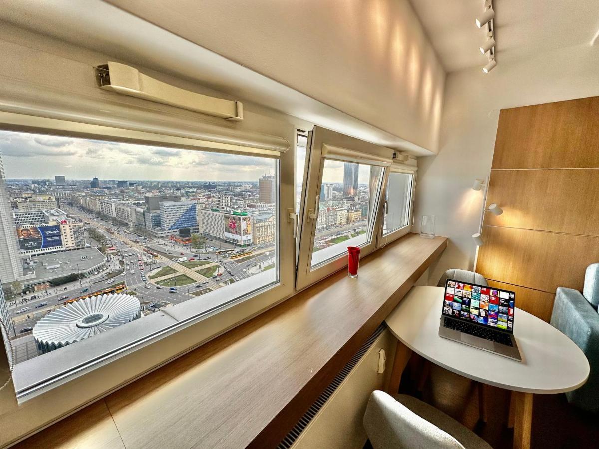 Top Metro X2 Fast Wifi 400 Mbs 70'Tv Netflix Hbo Max Appletv+ Disney+ Warsaw Luaran gambar