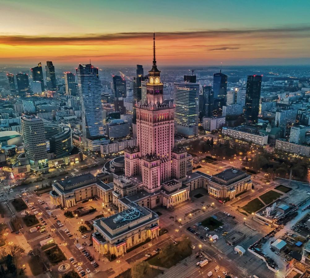 Top Metro X2 Fast Wifi 400 Mbs 70'Tv Netflix Hbo Max Appletv+ Disney+ Warsaw Luaran gambar