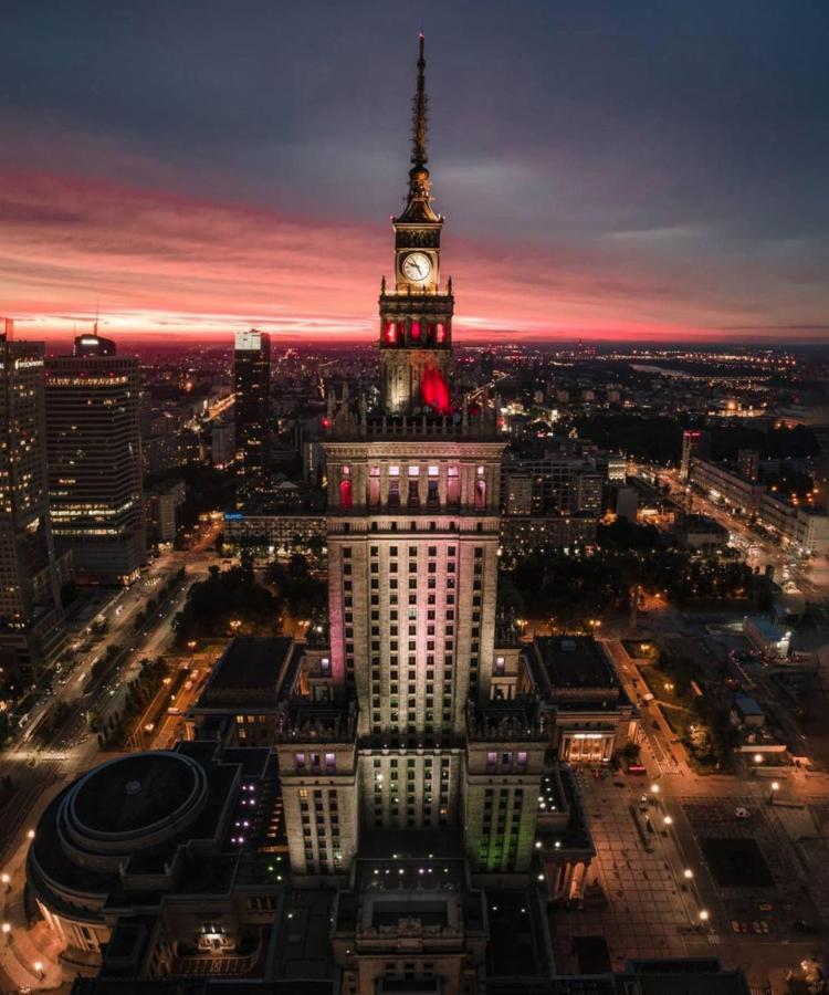 Top Metro X2 Fast Wifi 400 Mbs 70'Tv Netflix Hbo Max Appletv+ Disney+ Warsaw Luaran gambar