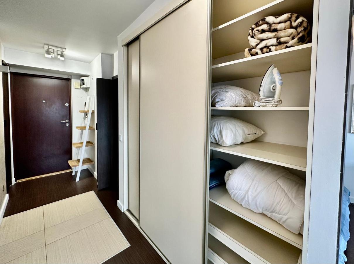 Top Metro X2 Fast Wifi 400 Mbs 70'Tv Netflix Hbo Max Appletv+ Disney+ Warsaw Luaran gambar