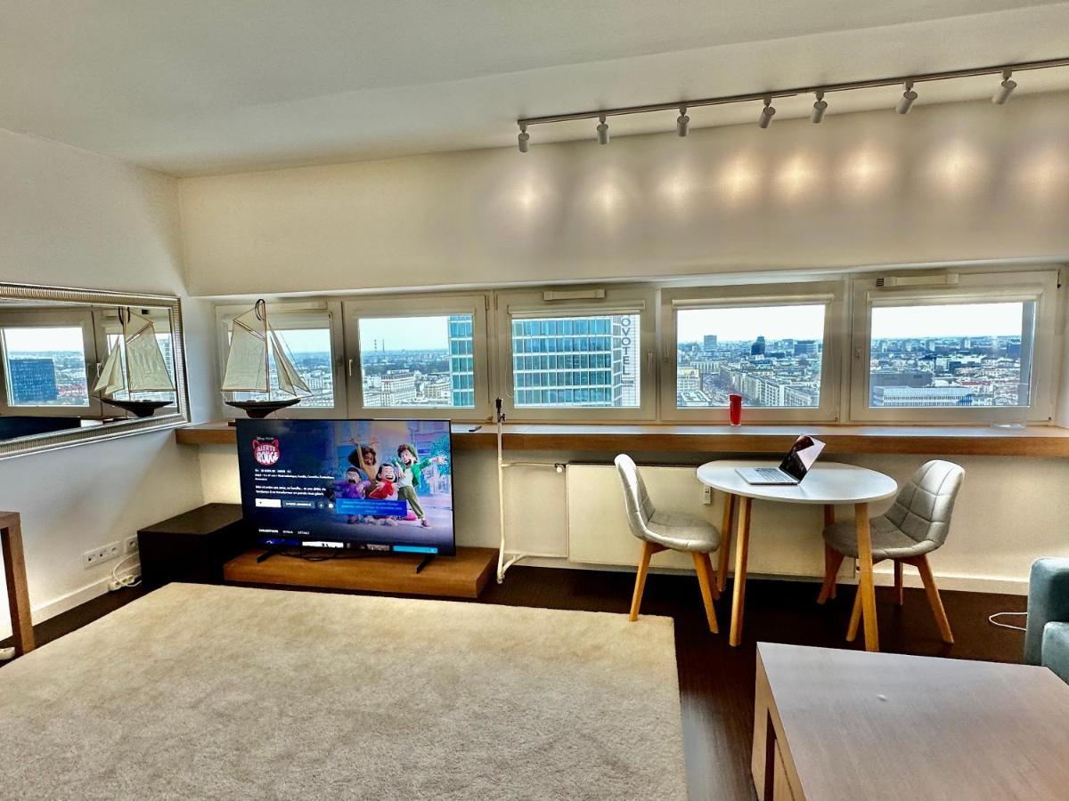 Top Metro X2 Fast Wifi 400 Mbs 70'Tv Netflix Hbo Max Appletv+ Disney+ Warsaw Luaran gambar