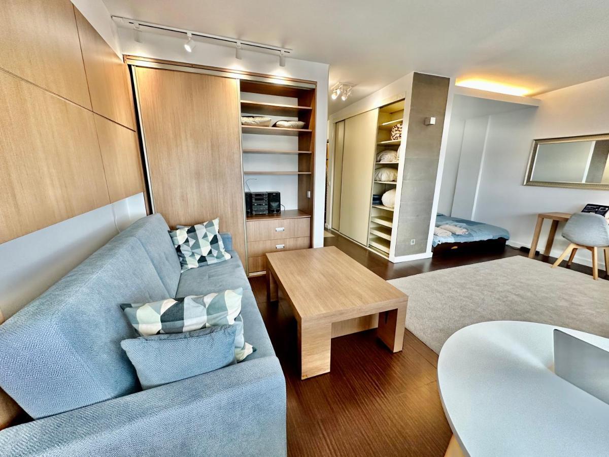 Top Metro X2 Fast Wifi 400 Mbs 70'Tv Netflix Hbo Max Appletv+ Disney+ Warsaw Luaran gambar