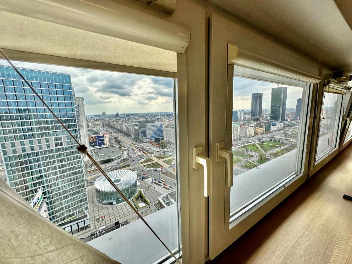 Top Metro X2 Fast Wifi 400 Mbs 70'Tv Netflix Hbo Max Appletv+ Disney+ Warsaw Luaran gambar
